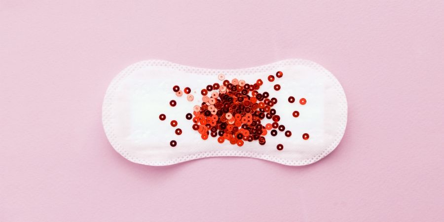 Dit-zegt-de-kleur-van-je-menstruatiebloed-over-je-gezondheid_img900.jpg
