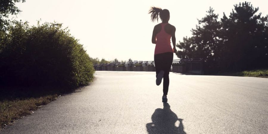 Op-de-loopband-of-buiten-hardlopen-wat-is-beter_img900.jpg
