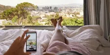 Thumbnail for article: 6 redenen om je telefoon uit de slaapkamer te bannen