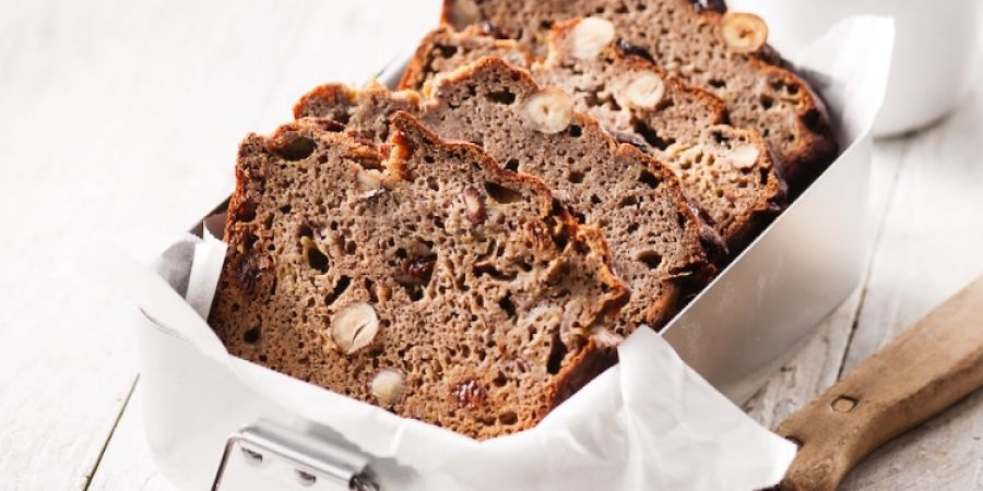 Bananenbrood-met-hazelnoten-van-Dafne-Schippers_img900.jpg