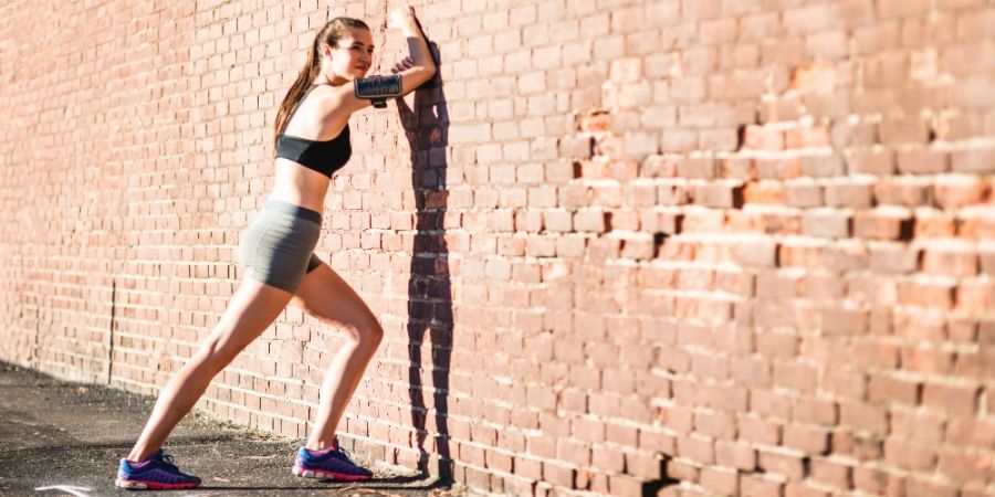 5-beste-stretches-voor-de-kuitspieren-van-hardlopers_img900.jpg