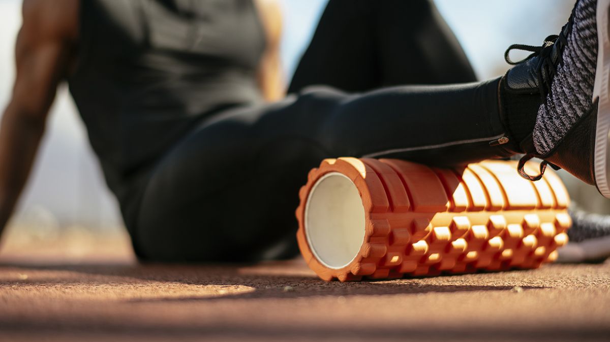 de-foam-roller-kun-je-die-het-beste-voor-of-na-een-workout-gebruiken.jpg