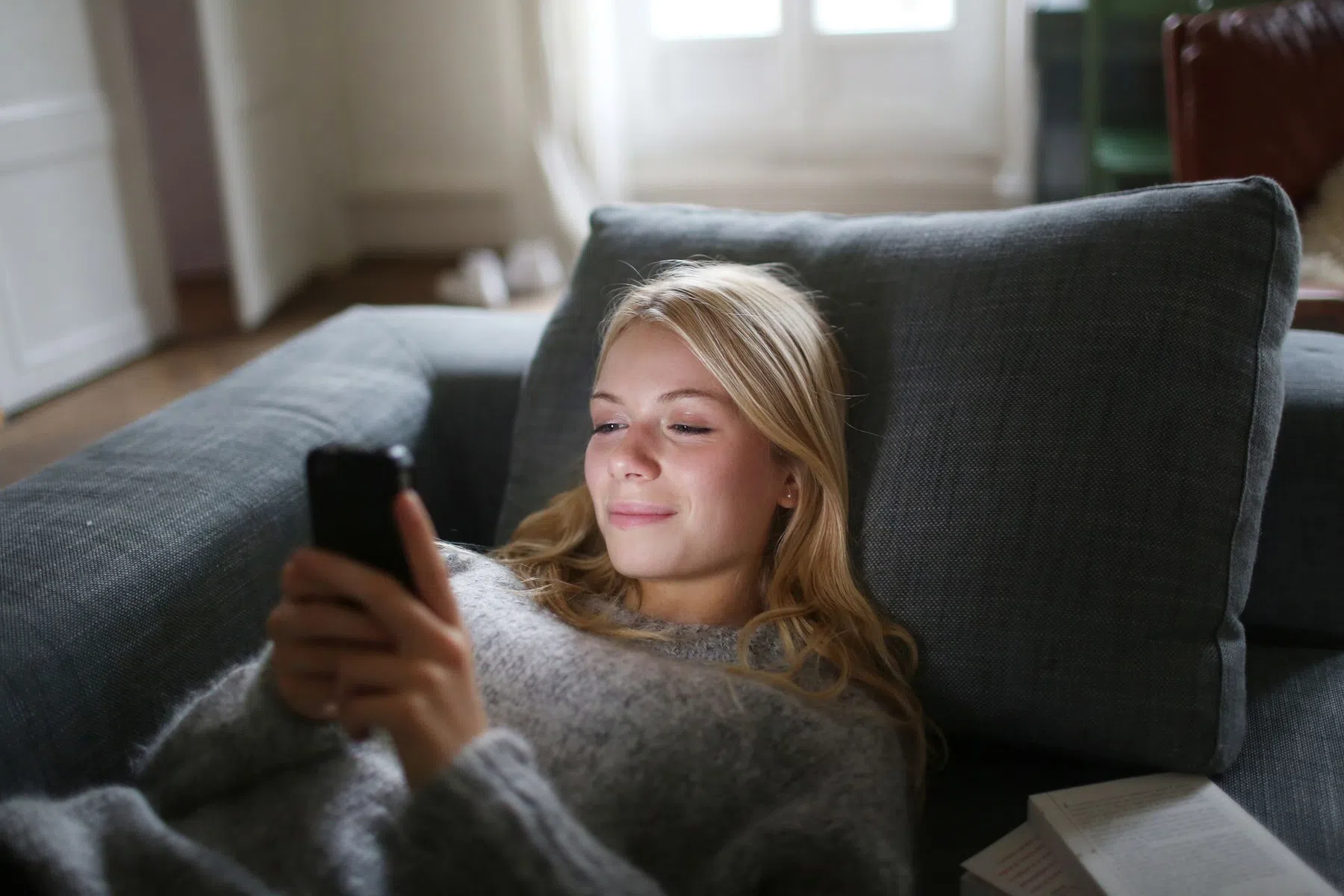 6-simpele-trucs-om-je-telefoon-even-weg-te-leggen.jpg