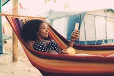 Thumbnail for article: 4 Realistische manieren om écht offline te gaan op vakantie