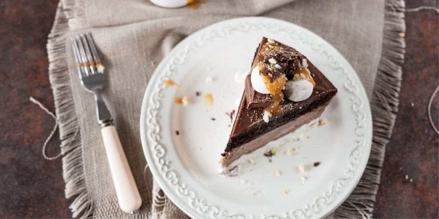 Recept-No-bake-chocolade-pindakaas-cheesecake-met-dadels_img900.jpg