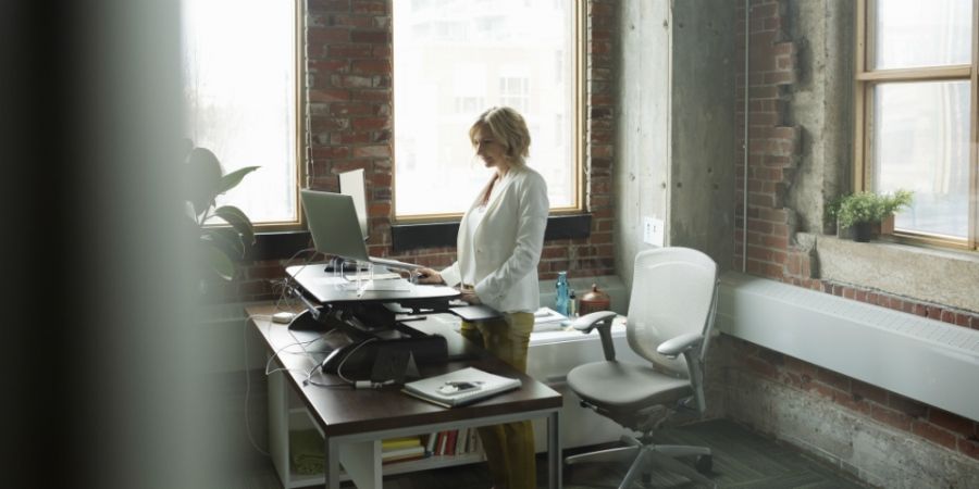 Zo-gezond-is-een-zit-sta-bureau-voor-je_img900.jpg