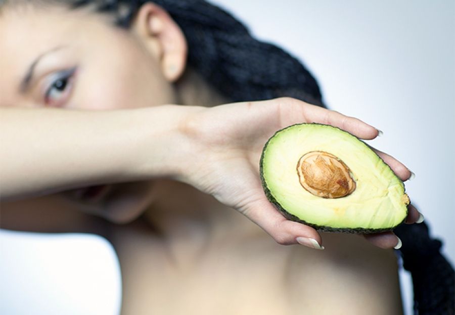 Zo-bewaar-je-een-halve-avocado_img900.jpg