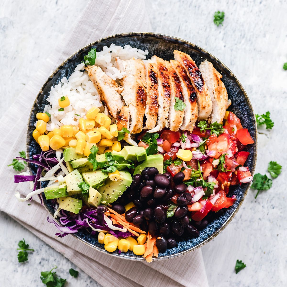 recept-mexicaanse-rijstsalade-met-kip-en-avocado.jpg