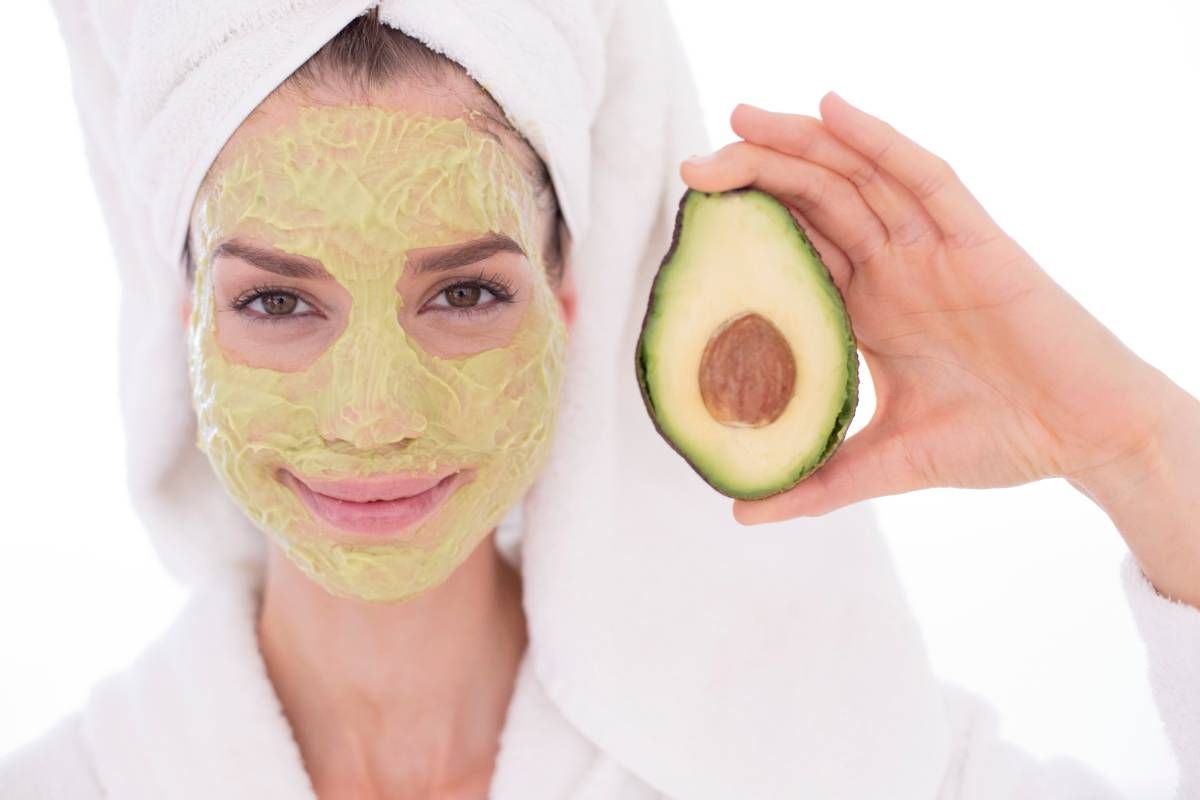 avocado-gezichtsmasker-tegen-droge-huid.jpg
