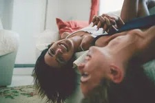 Thumbnail for article: Woah je raadt nooit wat een lesbische seksdroom betekent als je hetero bent