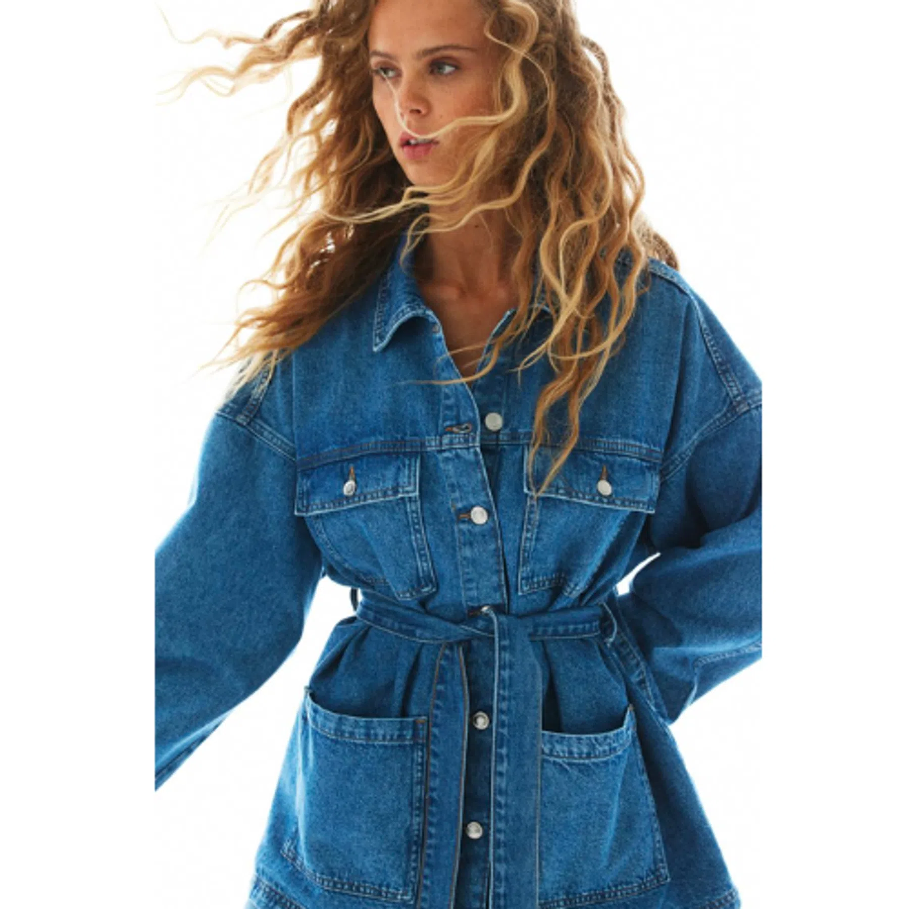 Deze 7 trendy tussenjassen zijn perfect voor het herfstseizoen