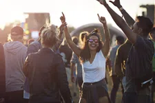 Thumbnail for article: Zo dans je fris én veilig je favoriete festival door