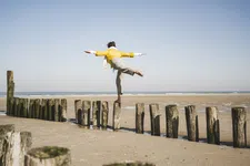 Thumbnail for article: Waarom je vaker aan je balans wil werken naarmate je ouder wordt