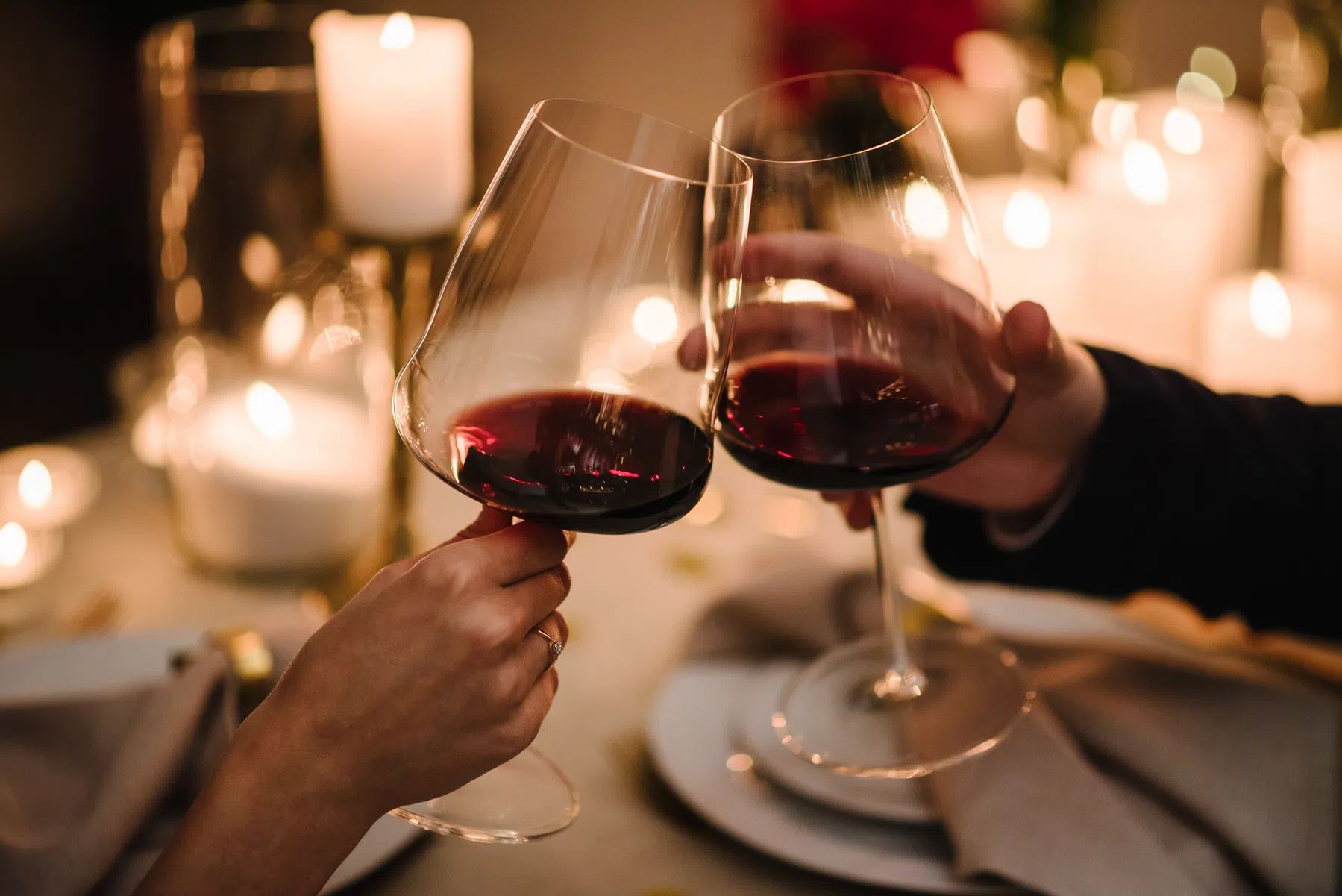 Zo vraag je iemand op date in real life