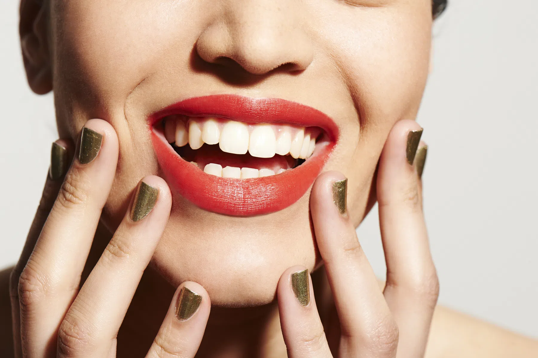 Hierom zijn we massaal fan van lip stains (en zo gebruik je ze)