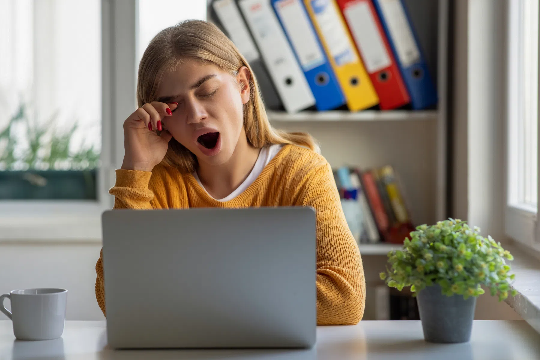 Waarom gaap je eigenlijk? Dit zijn de echte oorzaken