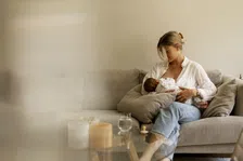 Thumbnail for article: Geef je borstvoeding? Dit mag je absoluut niet vergeten