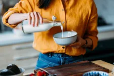 Thumbnail for article: Halfvolle of volle melk: wat is gezonder?