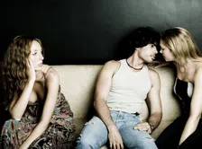 Thumbnail for article: Forever single? Dit is anuptafobie, en zo ga je ermee om