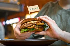 Ultrabewerkt of beter dan vlees? Zo gezond zijn vleesvervangers (volgens diëtist)