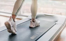 Thumbnail for article: Voel je je onzeker over je lichaam tijdens het sporten? Zo ga je er beter mee om