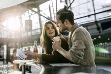 Thumbnail for article: Aha! Dit zijn dus de verschillen tussen situationships en friends with benefits