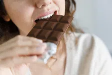 Thumbnail for article: Lezersvraag: 'Hoe ga ik om met chocolade-cravings?'