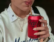 Thumbnail for article: Geen suikers - gezond: Is cola zero eigenlijk wel écht beter dan gewone cola?