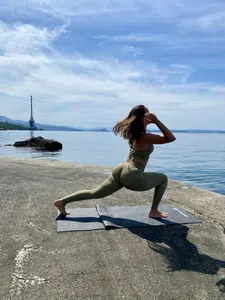 Thumbnail for article: Makkelijk en snel je bilspieren trainen? Personal trainer geeft 4 oefeningen