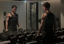 Thumbnail for article: Mannen zijn veel onzekerder over hun uiterlijk dan we denken - blijkt uit nieuw onderzoek