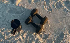 Thumbnail for article: Ga je sporten met de warmte? Zo herken je een hitteberoerte