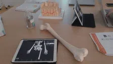 Thumbnail for article: 'Ik (47) ben voeding- en bewegingsdeskundige - deze 8 gezondheidswaarden track ik standaard (en waarom)'