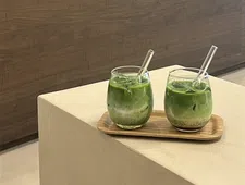 Thumbnail for article: Van energieboost tot stralende huid: 8 voordelen van matcha waardoor je het elke dag wil drinken