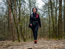 Thumbnail for article: Fietsen vs. wandelen met een gewichtsvest: wat is beter voor cardio, kracht en gewichtsverlies?