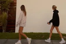 Thumbnail for article: Doe je dagelijks veel aan wandelen? Dit is hoeveel dat je knieën en gewrichten belast