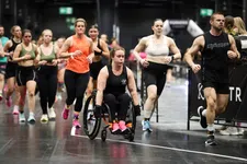 Thumbnail for article: HYROX vs. halve marathon: wat is zwaarder? Dit zeggen trainers