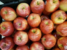 Dit is wat er met je bloedsuikerspiegel gebeurt als je op verschillende momenten een appel eet